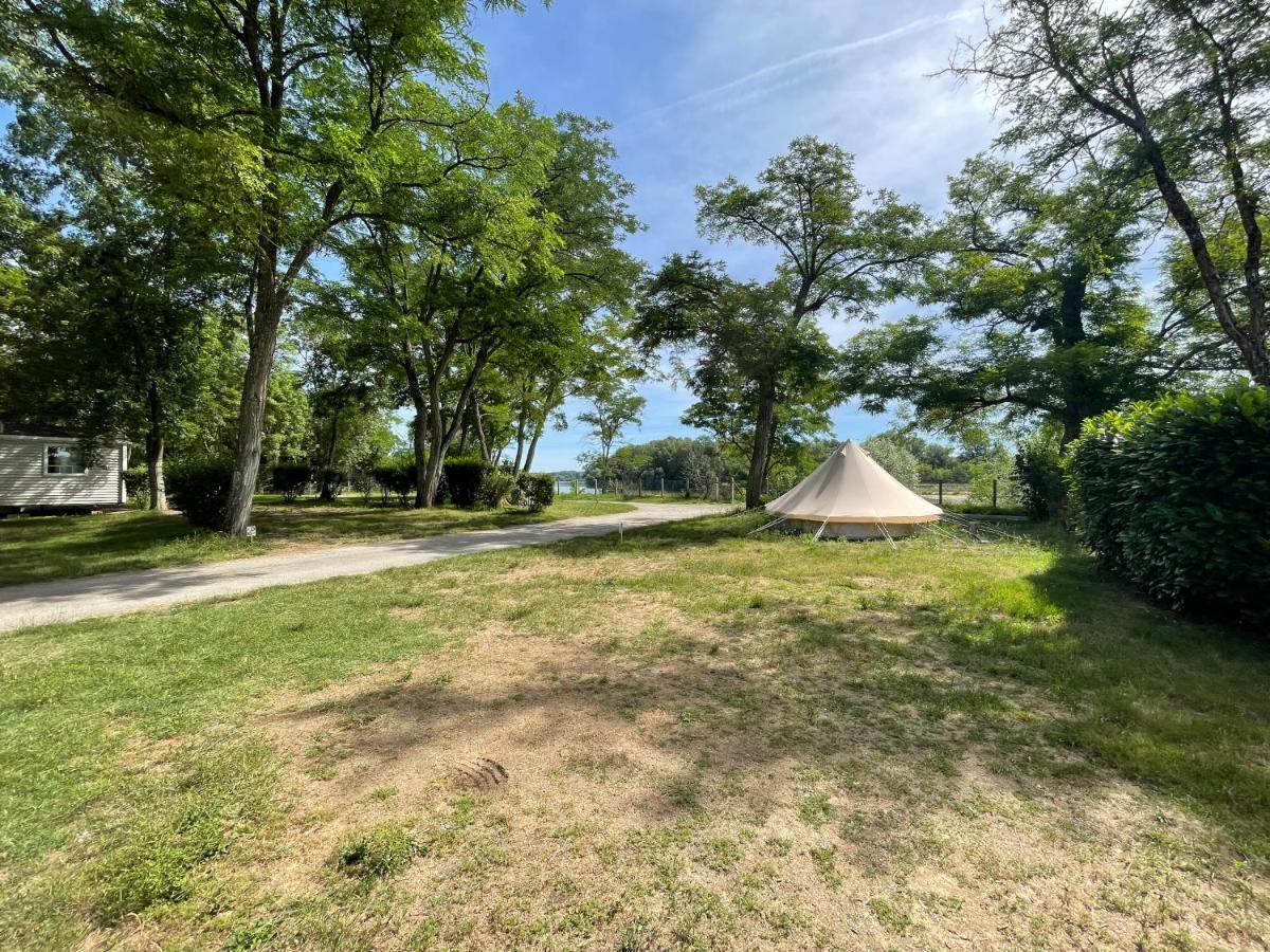 Camping Les Portes De Sancerre Saint-Satur Exteriör bild