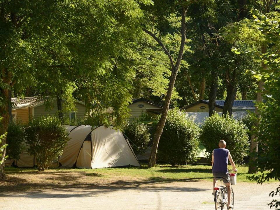 Camping Les Portes De Sancerre Saint-Satur Exteriör bild